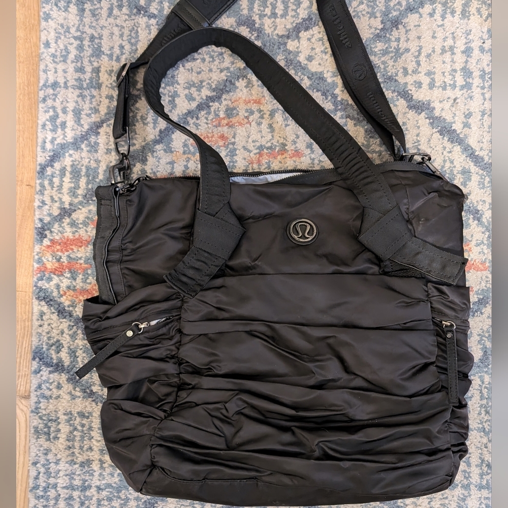 Lululemon Triumphant Tote - gym bag